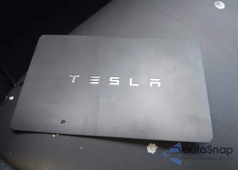 2018 Tesla Model 3 Long Range/Performance из США, поврежденный, VIN 5YJ3E1EB1JF070625